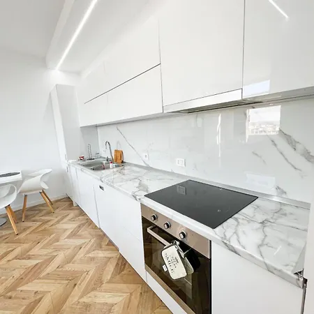 W Apartment *